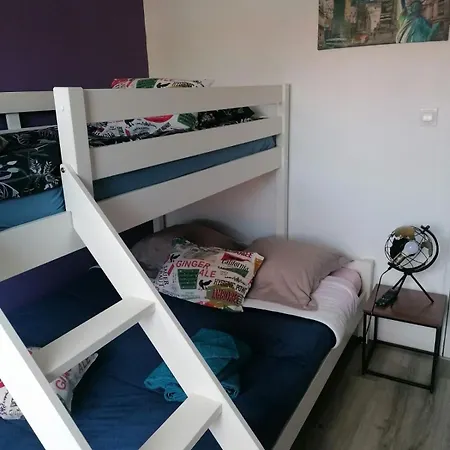 La Maison Des Amis Bed & Breakfast 3*