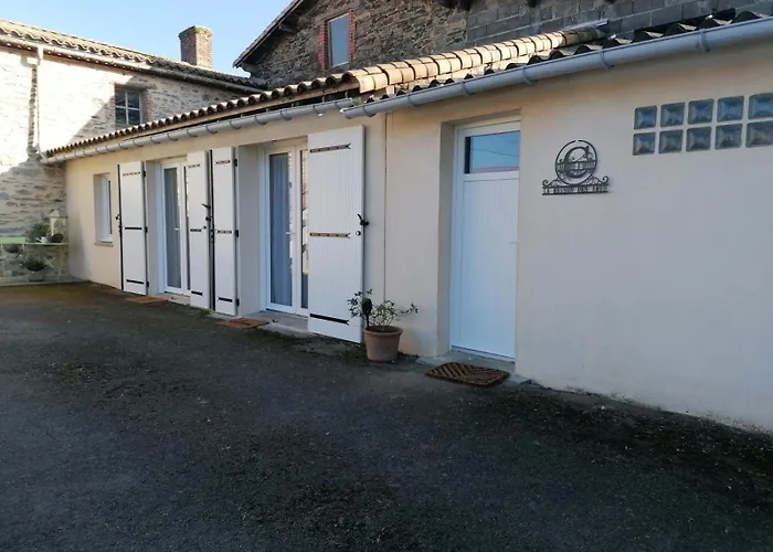 La Maison Des Amis Bed & Breakfast 3*