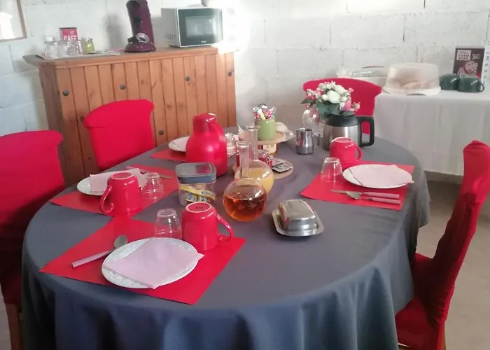 La Maison Des Amis Les Essarts (Vendee)